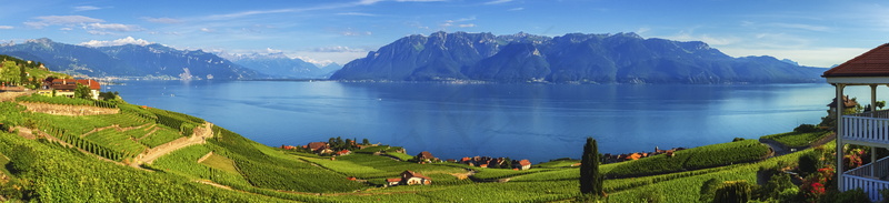 湖泊山峰图片