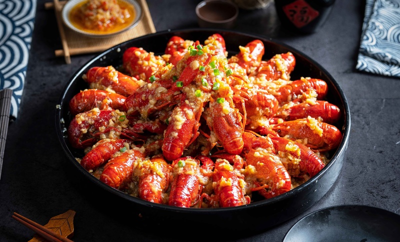 蒜蓉麻辣小龙虾美食