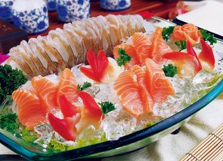 鸿运刺身拼盘  108元每份