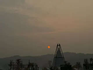 橙色复古风晚霞图片