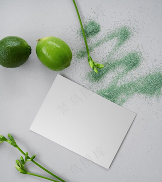 名片卡片PSD模型样机 桌子上的卡片样机 