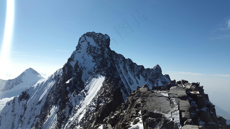 冰雪里的奇峰