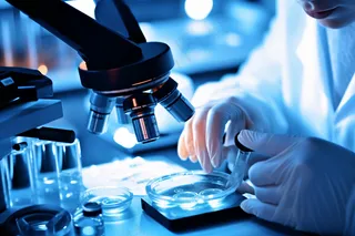 科研人员实验室器材科学医疗摄影图