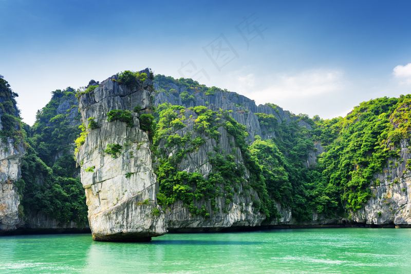 湖泊山峰图片