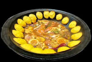 东北铁锅排骨炖猪蹄图片