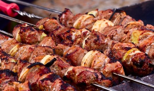 烤肉骨肉相连美食背景海报素材图片