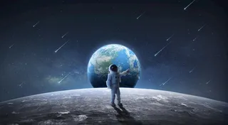 月球和宇航员图片