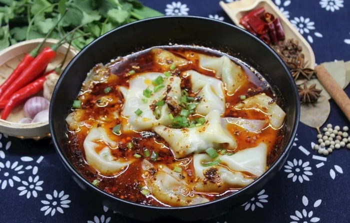 红油抄手图片