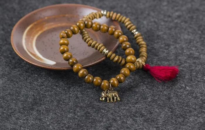 木珠手链图片