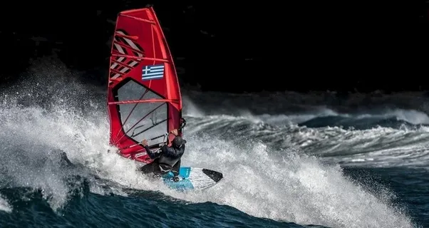 帆船极限运动图片