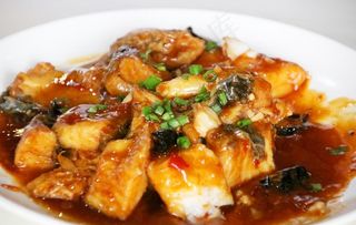 经典美味可口香甜红烧鱼块图片