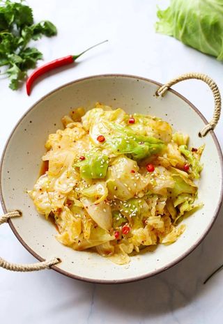 手撕包菜高清摄影图片