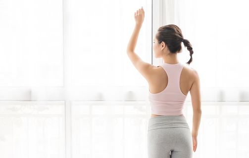 瑜伽健身柔美女性人物背景素材图片