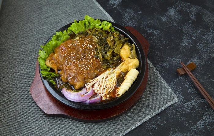 老坛酸菜烤鱼饭图片
