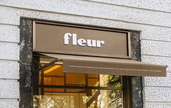 招牌样机  图片(5000x3333)psd模版下载