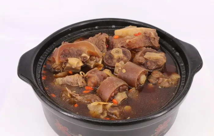 滋补牛尾汤图片