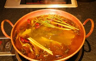 酸汤火锅图片