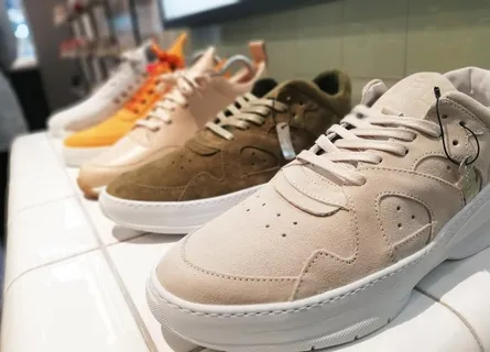 运动鞋展示图片