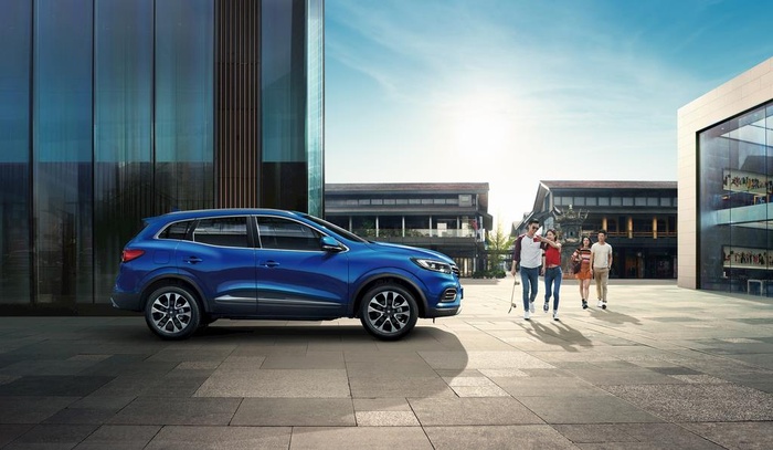 新科雷嘉太古汇汽车海报 图片