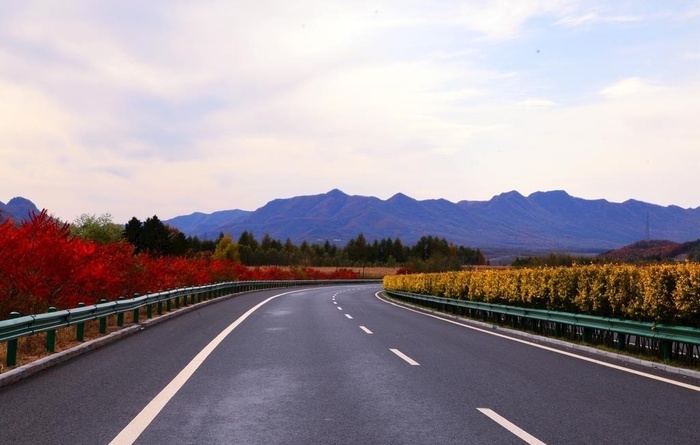 雨后高速公路风光图片