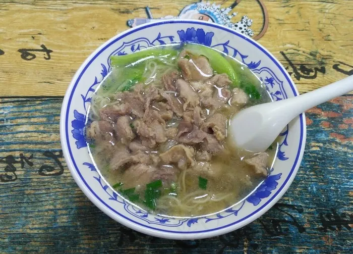 瘦肉汤面图片