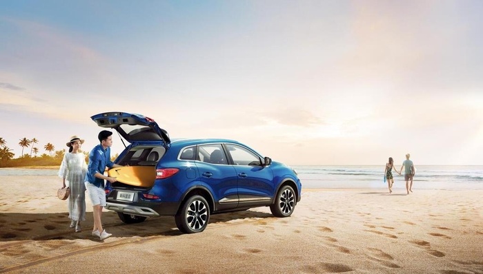 新科雷嘉东风雷诺汽车海报 图片