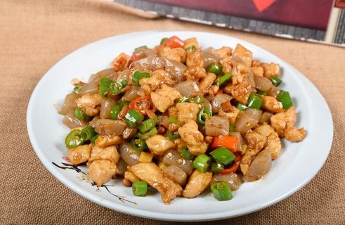 黑魔芋爆鸡丁图片