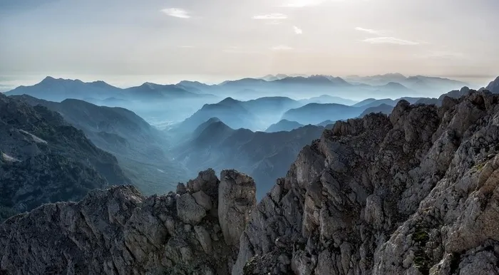 户外森林山脉图片