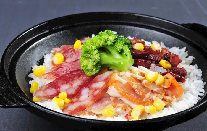 煲仔饭图片