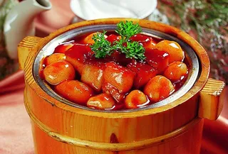 木桶红烧肉图片