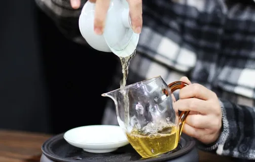 普洱茶茶汤生茶图片