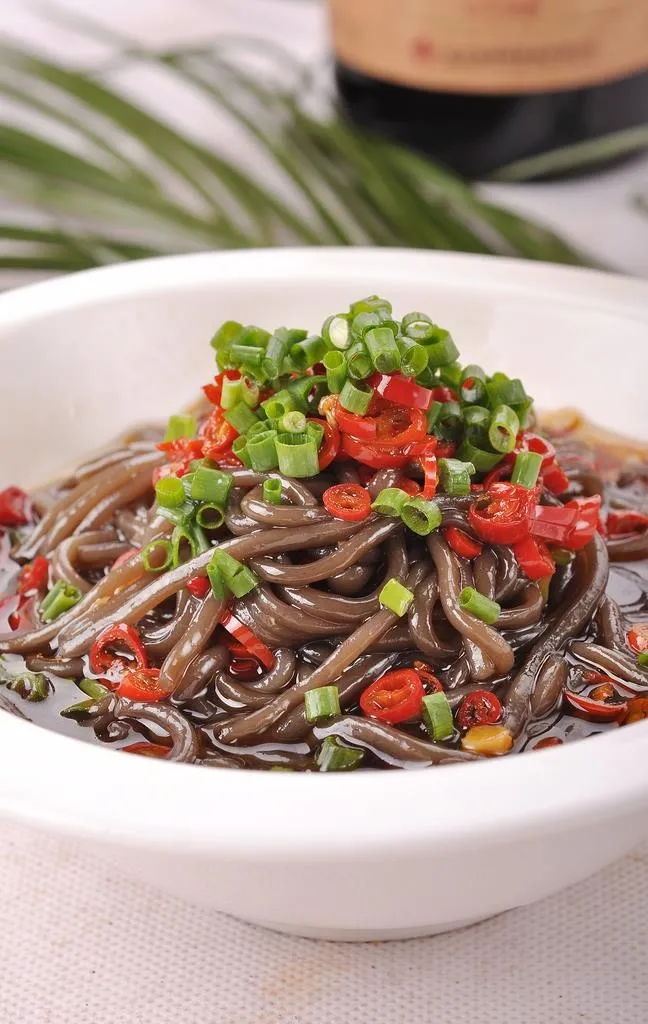 酸辣蕨根粉图片