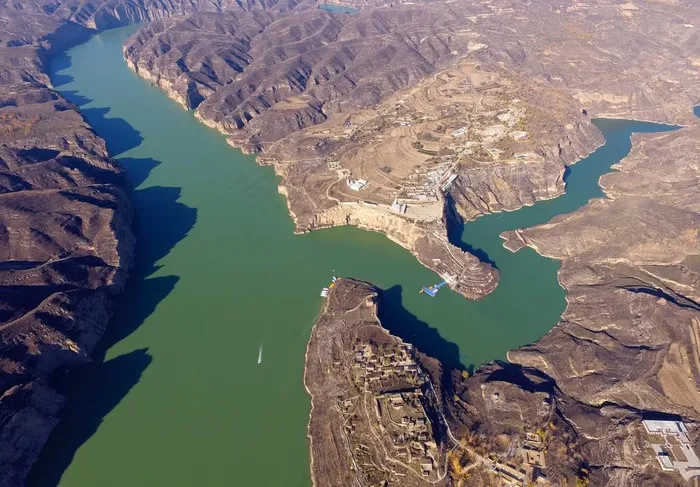 黄河峡湾风光图片