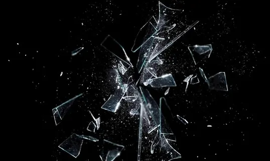 破碎玻璃图片