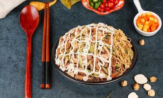 烤肉拌饭美食料理图片