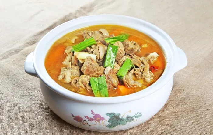 羊肉煲 图片