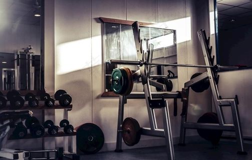 健身房器械图片