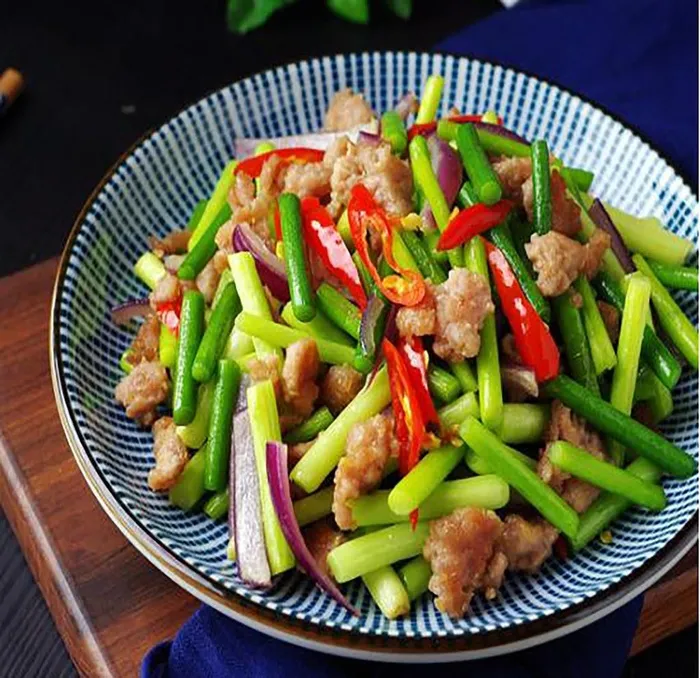 蒜苔炒肉图片