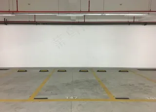 地下停车场空车位图片