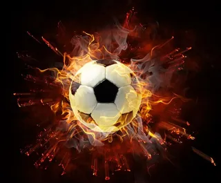 燃烧中的足球图片