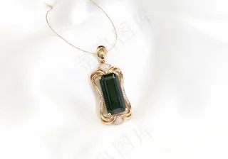 碧玺吊坠图片