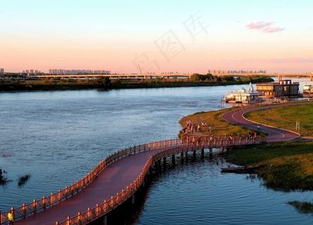 哈尔滨松花江畔夕阳风光图片