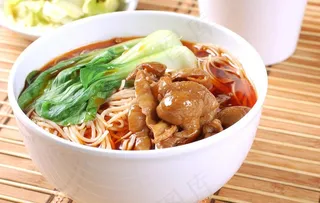 红烧肥肠面图片