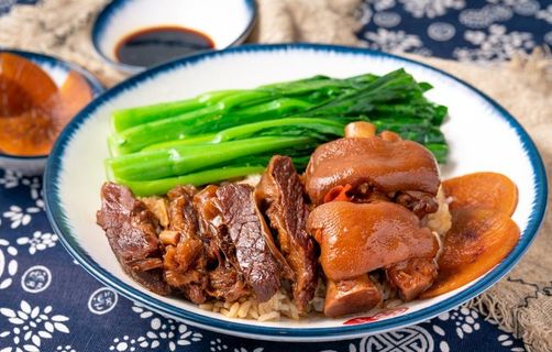 猪手拼牛腩饭图片 猪手拼牛腩饭图片