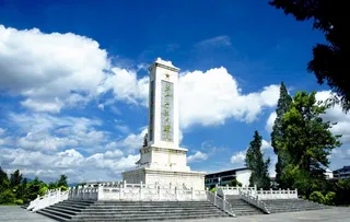 烈士纪念碑图片