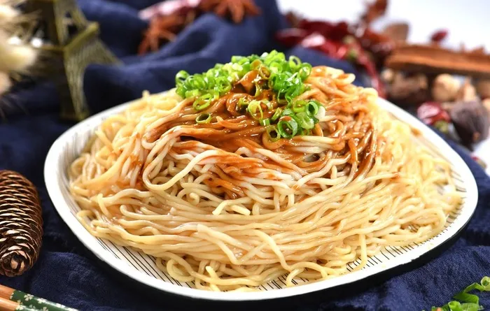 凉拌面图片