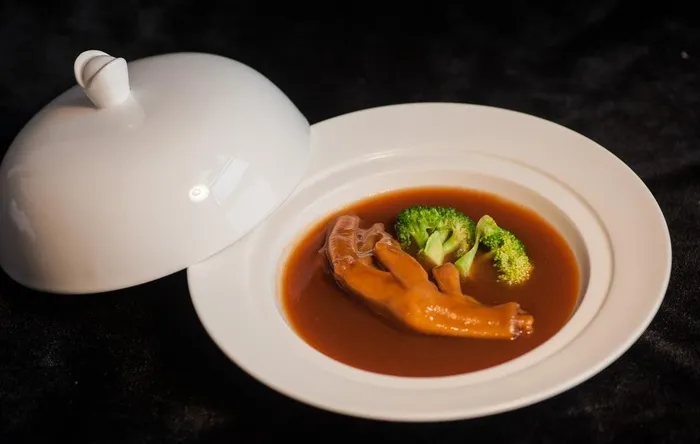 鲍汁扣鹅掌  美食图片