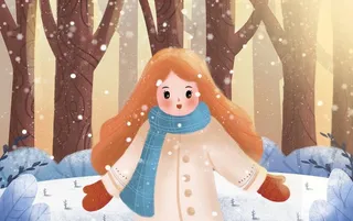 温暖冬日在阳光下玩雪的女孩图片