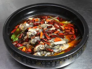 香辣嘎牙子鱼图片