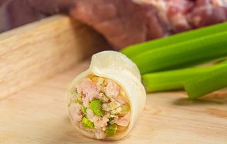 西芹鲜肉水饺图片